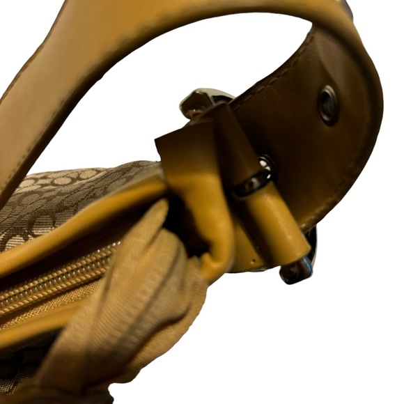 Coach Signature Logo Canvas Purse - Picture 13 of 16